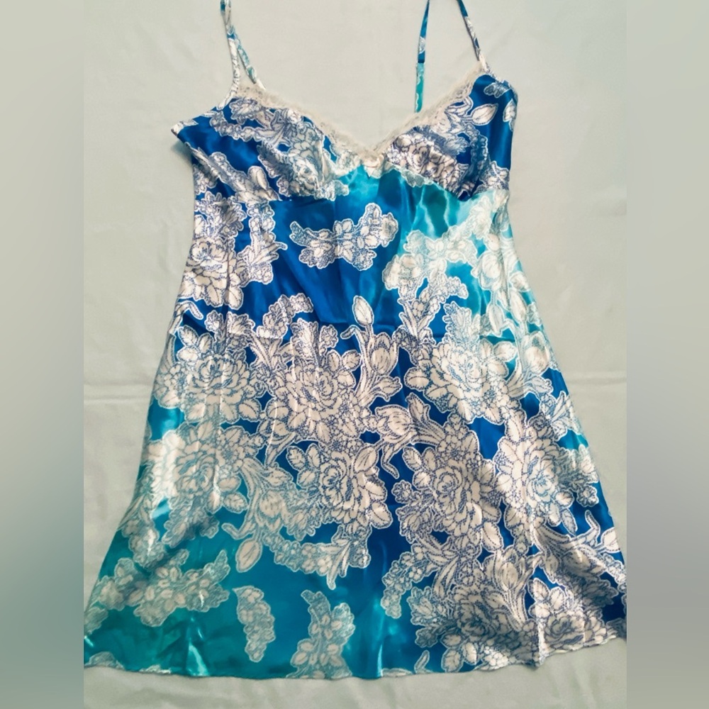 George Turquoise and White Lace Nightie